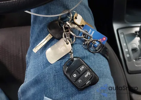 2011 Kia Sorento Lx from USA, damaged, VIN 5XYKTCA14BG168472